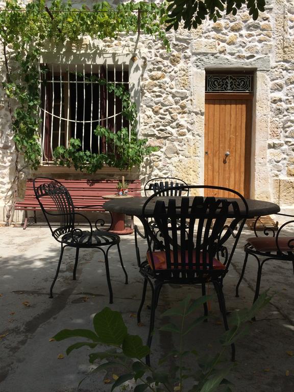 Mas Moineau Bed and Breakfast Mézoargues Exterior foto