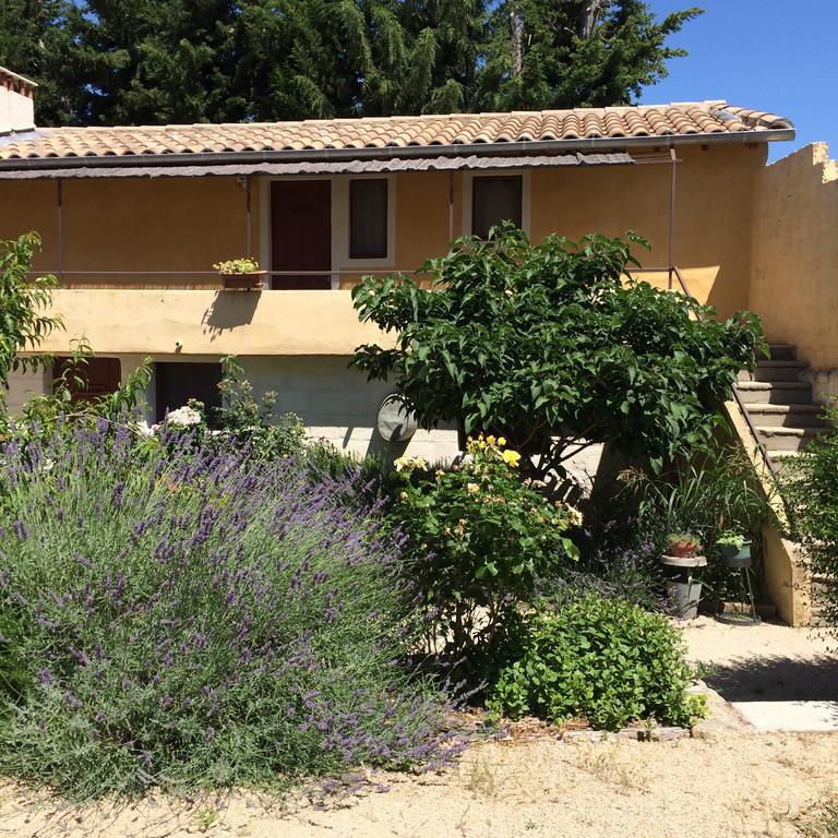 Mas Moineau Bed and Breakfast Mézoargues Exterior foto